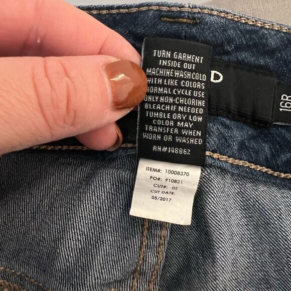 Torrid Blue 3 Buttons Waist Whisker Faded Cotton Blend Skinny Jeans Size 16R - Picture 8 of 9